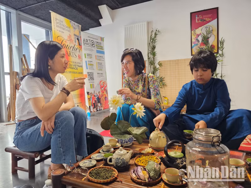 “Bonjour——越南你好!”文化节有助于推广越南风土人情。（明维 摄）