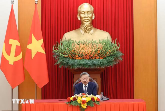 越共中央总书记苏林与欧洲理事会主席安东尼奥·科斯塔通电话。