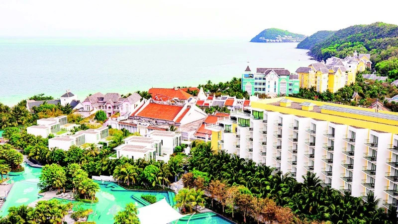 富国玉岛上的娱乐休闲度假区。（明黎 摄）