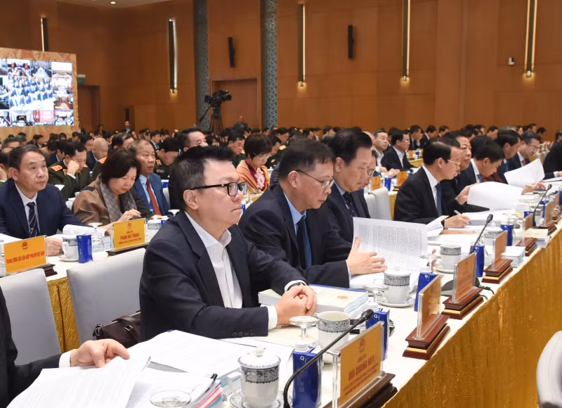 与会代表。
