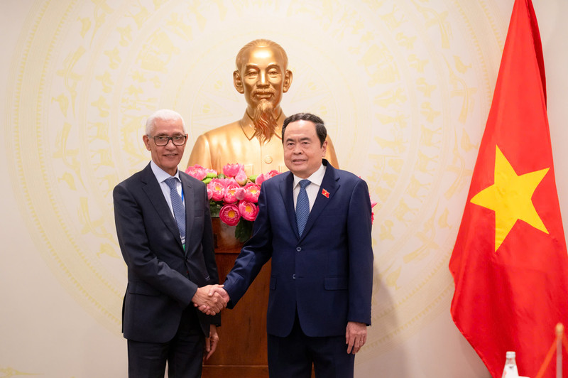 越南国会主席陈青敏会见摩洛哥众议院议长阿拉米。