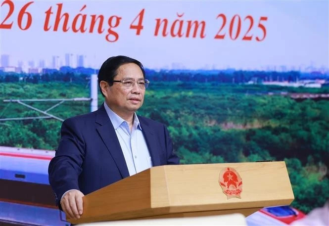 越南政府总理、国家铁路重点项目指导委员会主任范明正主持召开指导委员会第二次会议。