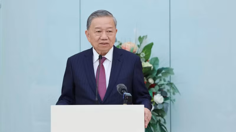 越共中央总书记苏林在会见曾经对越南作出巨大贡献的白俄罗斯老战士、专家和友人时发表讲话。