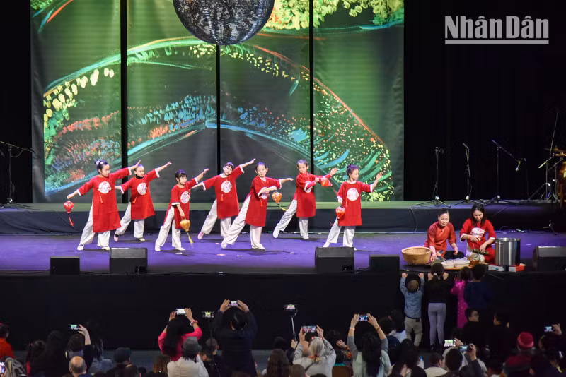 旅法越南人社群喜迎新春。