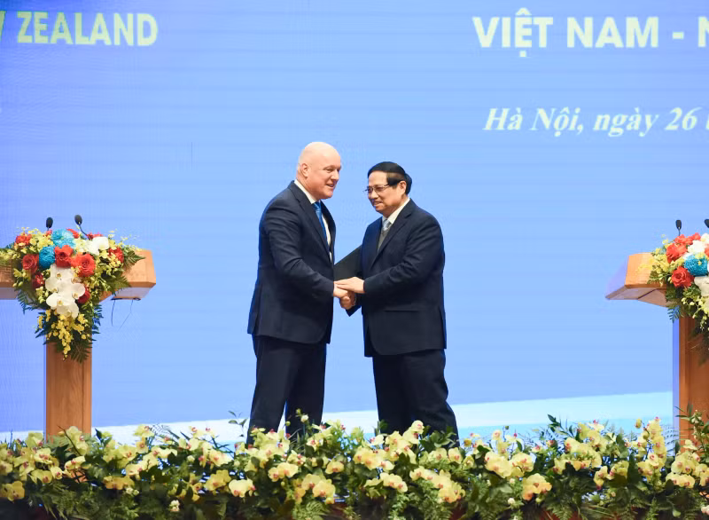 新西兰总理克里斯托弗•卢克森希望推进两国人民的密切联系。