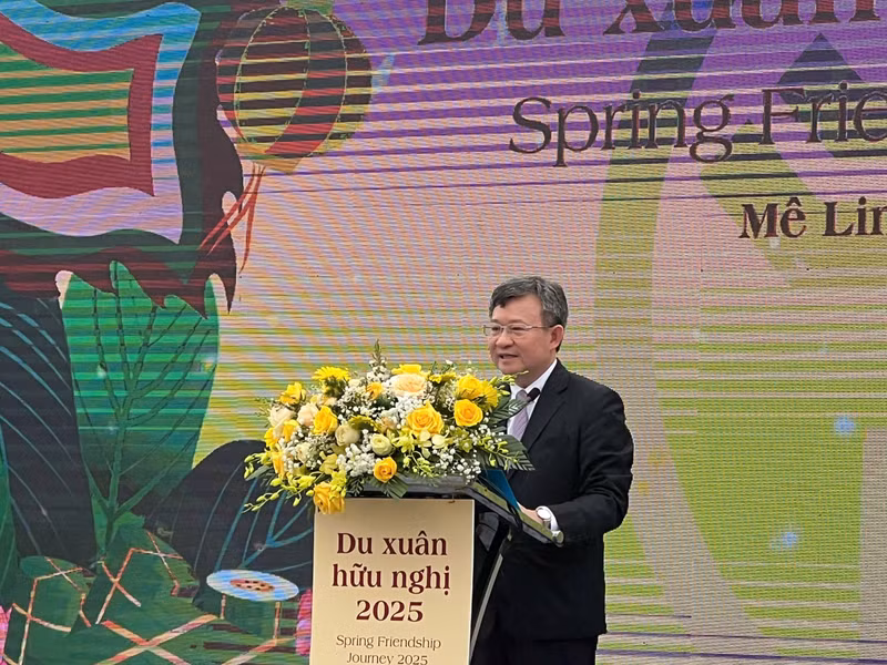 河内市各友好组织联合会主席阮玉琪在活动上发表讲话。 河内市各友好组织联合会主席阮玉琪在活动上发表讲话。