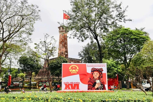 河内张灯结彩，准备迎接3月15日选举日【视频】