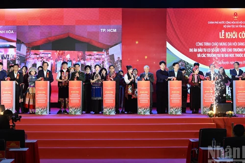 越南政府总理范明正出席在太原省的学校基础设施投资项目奠基仪式【组图】