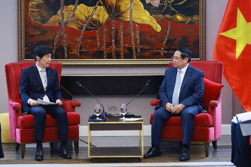 范明正总理会见日本群马县知事山本一太。（图片来源：越通社）