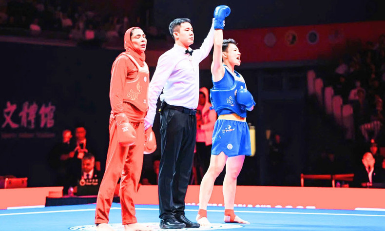 运动员阮氏秋水迎战伊朗选手Semiromi,最终以2比0的比分获胜,夺得金牌。 运动员阮氏秋水迎战伊朗选手Semiromi,最终以2比0的比分获胜,夺得金牌。