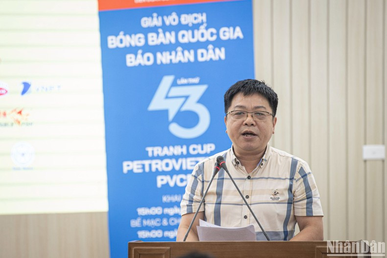 《人民报》社副总编辑、第43届《人民报》全国乒乓球锦标赛指导委员会副主任桂廷原同志在新闻发布会上发表讲话。