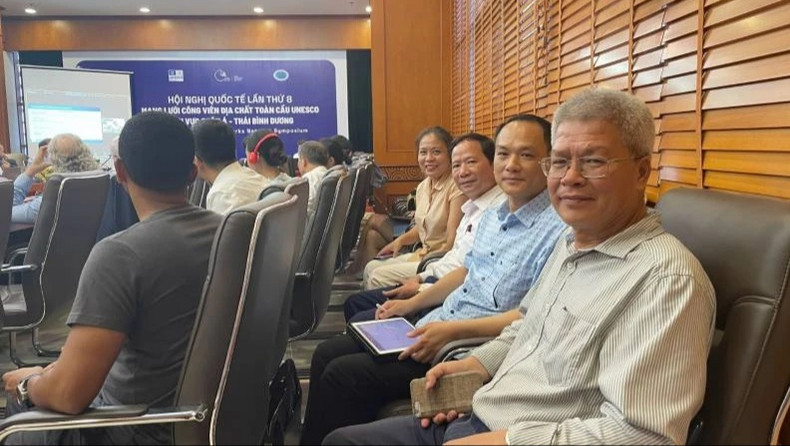谅山省代表团出席了联合国教科文组织世界地质公园网络第八届国际会议框架内的联合国教科文组织世界地质公园理事会会议。 谅山省代表团出席了联合国教科文组织世界地质公园网络第八届国际会议框架内的联合国教科文组织世界地质公园理事会会议。