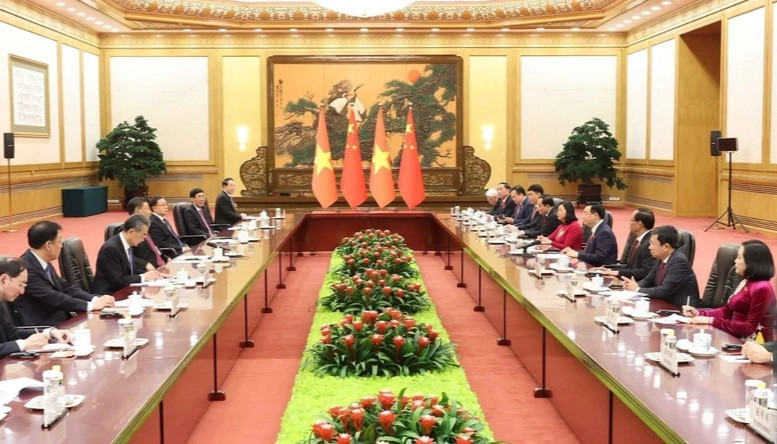 4月8日上午，在对中华人民共和国进行正式访问期间，越南国会主席王廷惠在北京人民大会堂会见了中共中央总书记、中国国家主席习近平。