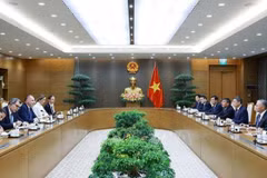 越南政府总理黎明兴在河内会见了正式访问越南的希腊外交部长乔治·耶拉佩特里蒂斯。（图片来源：越通社）