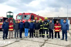 越南公安部消防与救援局副局长黄玉兄大校率团对斯洛伐克首都布拉迪斯拉发进行工作访问。（图片来源：越通社）