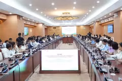 研讨会场景。