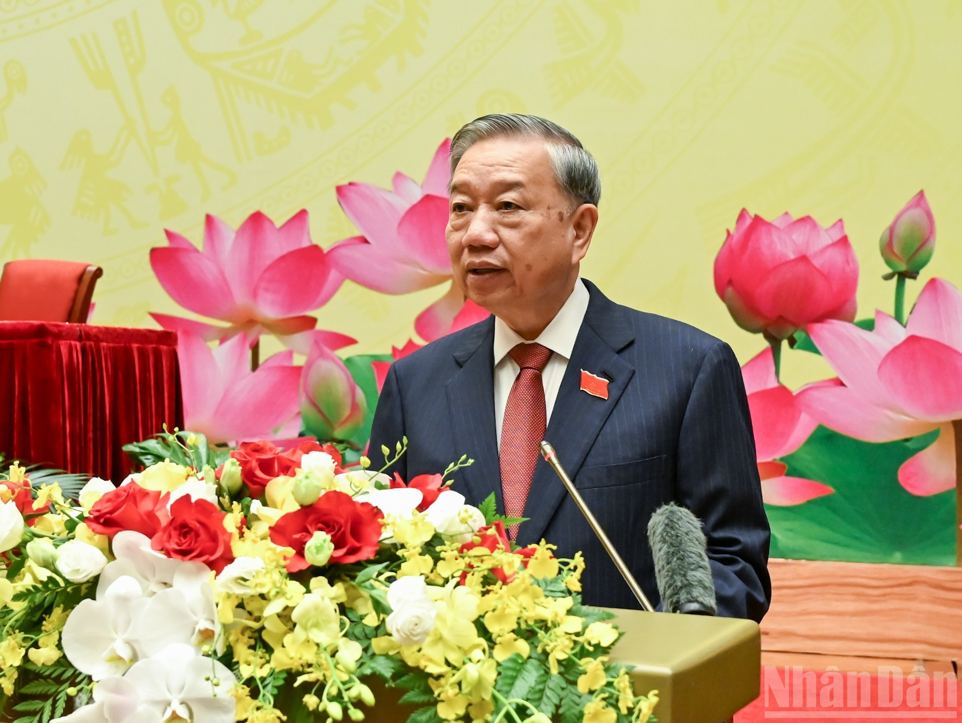 越共中央总书记苏林在大会上发表指导讲话。 image-9.jpg