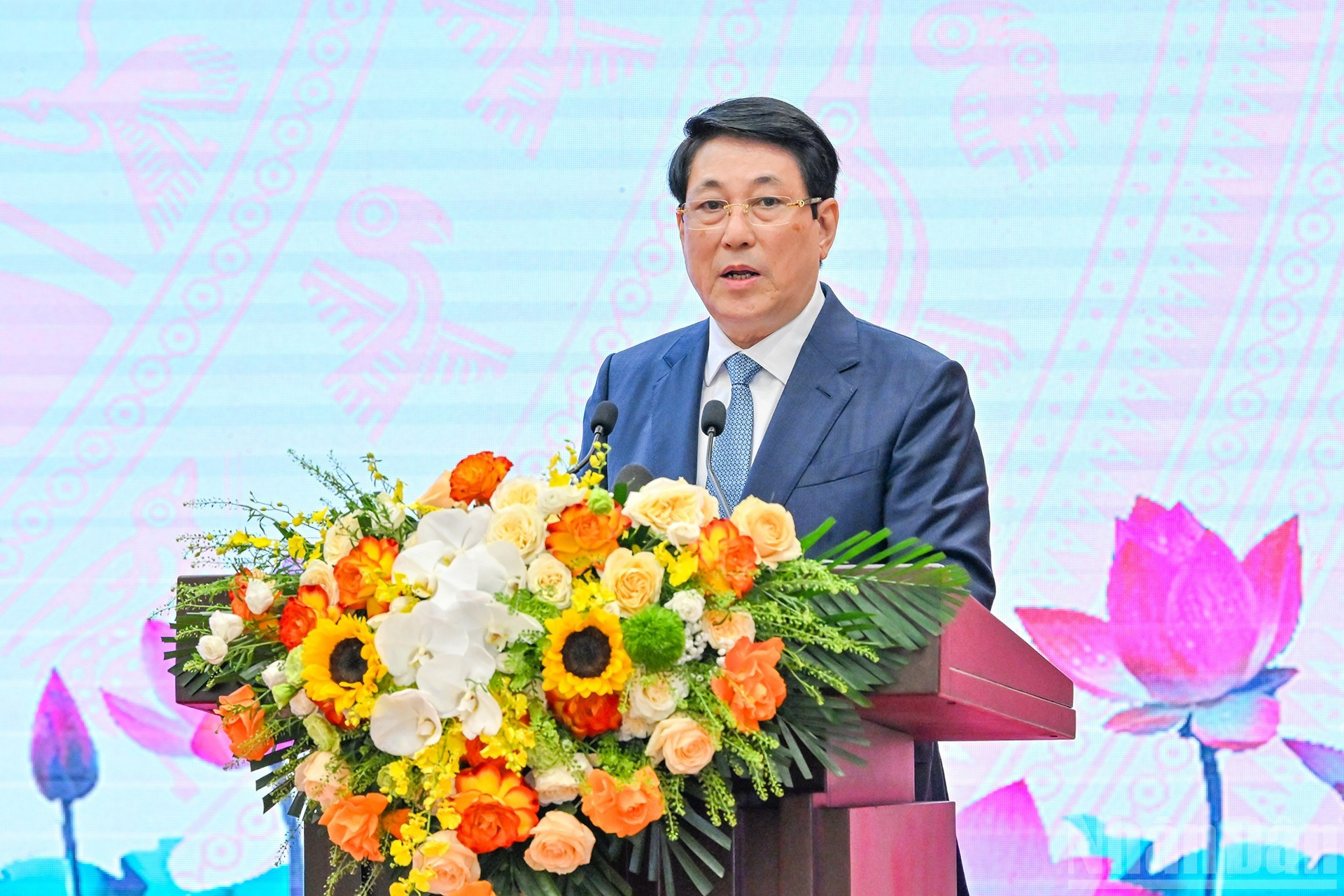 国家主席梁强在会上致辞。 hn8.jpg
