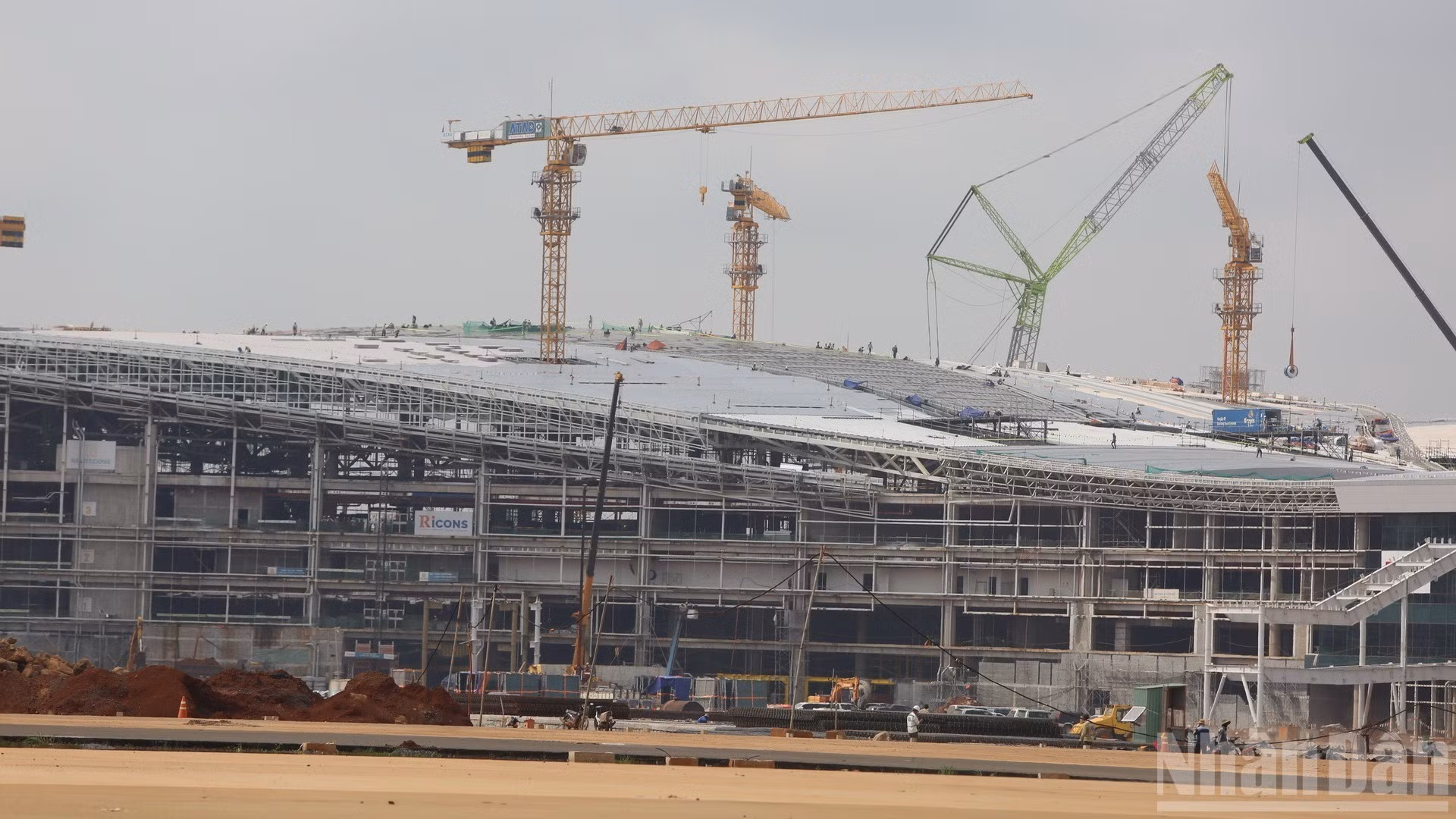 截至目前，隆城国际机场第三子项目合同价值完成逾52%。