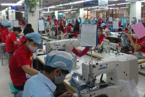 10号服装总公司的生产活动。