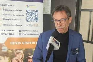 布鲁塞尔自由大学教授格尔特·安赫农接受越通社驻布鲁塞尔记者采访。