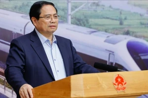 范明正总理在会上发表讲话。（图片来源：VGP）