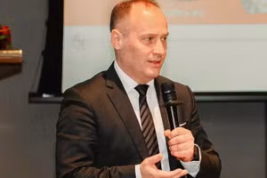 欧洲禽肉行业代表达里乌什·戈什琴斯基。（图片来源：Vnexpress）