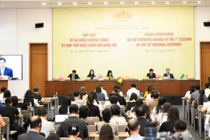 有关第十六届国会第一次会议的记者会。（图片来源：VGP）