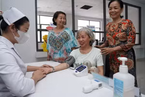 附图：胡志明市斥资逾2.5万亿越盾开展2026年全民健康体检项目。