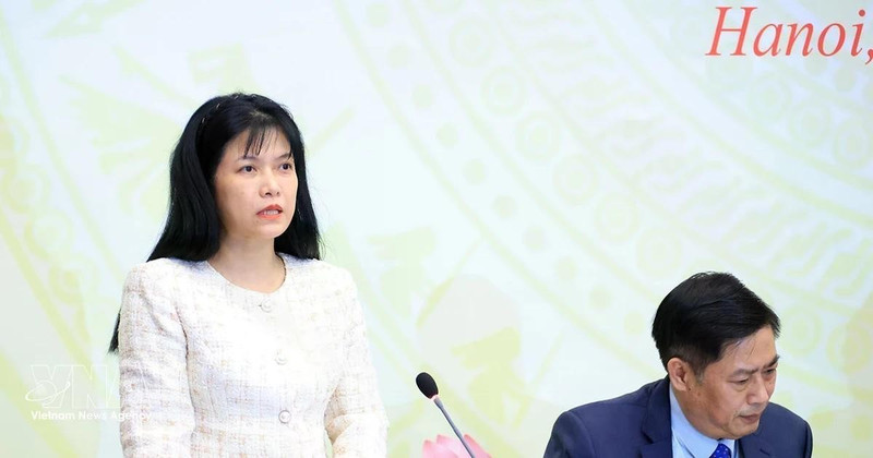 越南国会代表工作委员会副主任、国家选举委员会常务办公室副主任谢氏安发表讲话。（图片来源：越通社）