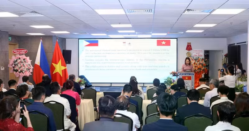 胡志明市友好组织联合会（HUFO）在胡志明市举行题为“越南-菲律宾：加深友谊，可持续未来”的见面会。（图片来源：越通社）