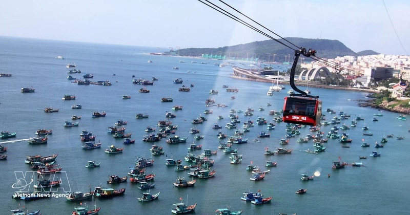安江省富国特区菠萝岛跨海缆车。（图片来源：越通社）