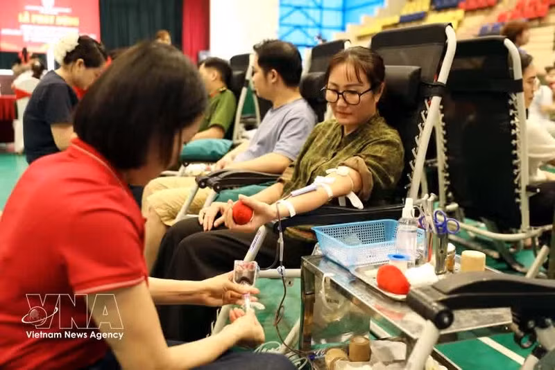 宣光省启动了“无偿献血”活动，响应2026年人道主义月计划。（图片来源：越通社）