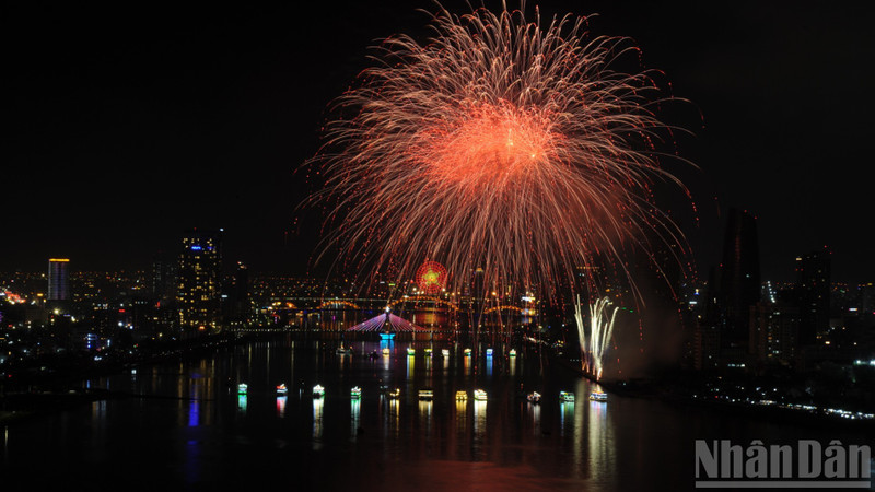 岘港国际烟花节（DIFF）——彰显高端旅游品牌，提升岘港在世界旅游版图上的地位。