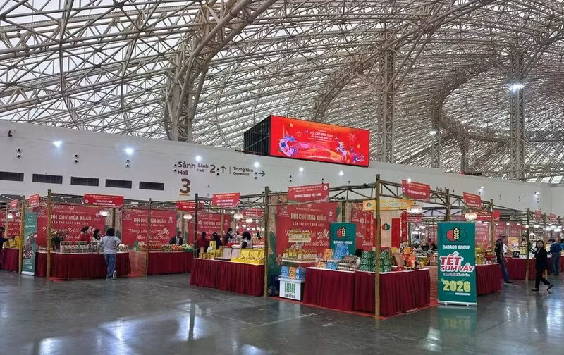 “越南农产品——春色盎然”展区共设300多个展位。（图片来源：越通社）