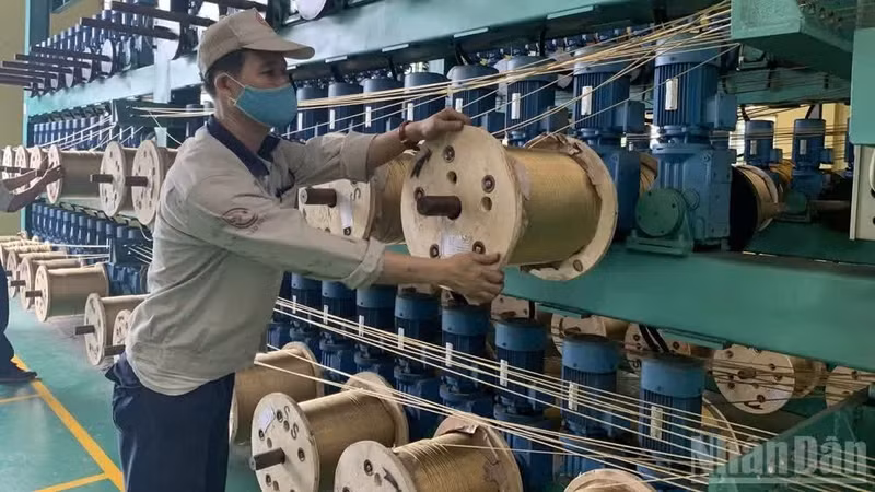 工业生产持续为经济增长提供支撑。