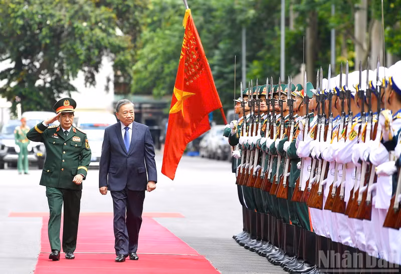 越共中央总书记苏林出席大会。