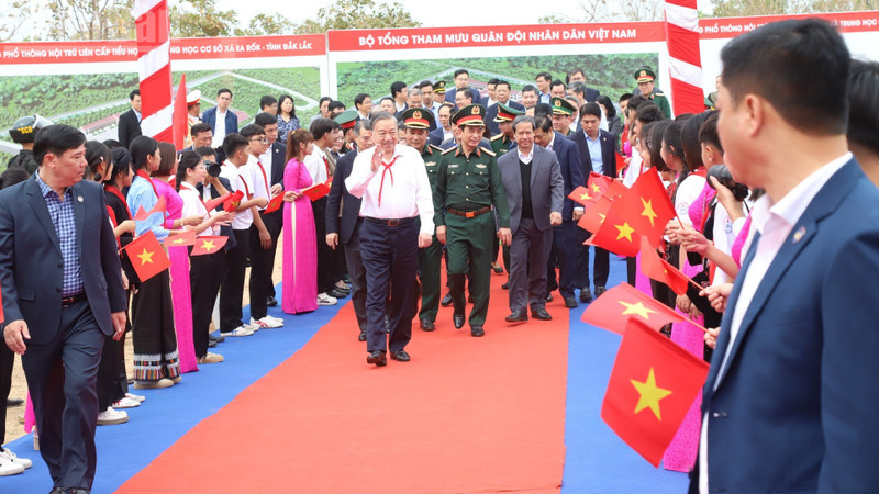 苏林总书记出席得乐省亚洛克乡九年一贯制寄宿学校开工仪式。