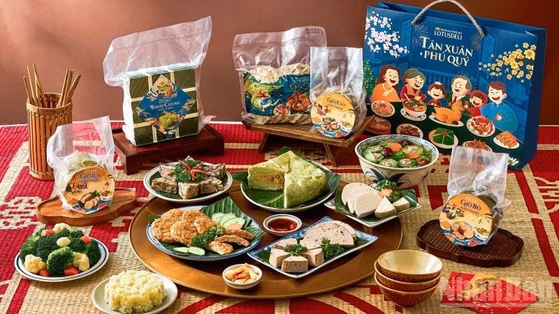 春节期间的机上餐食不仅要符合制作流程，更要保留越南春节的独特风味，让乘客即使身处云端，也能感受到家乡的年味。
