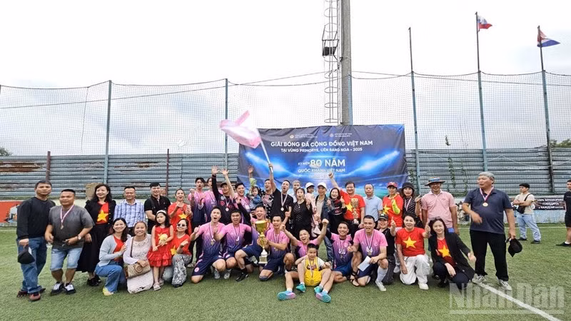 2025年滨海边疆区越侨社区足球赛圆满落幕，给观众留下深刻印象。