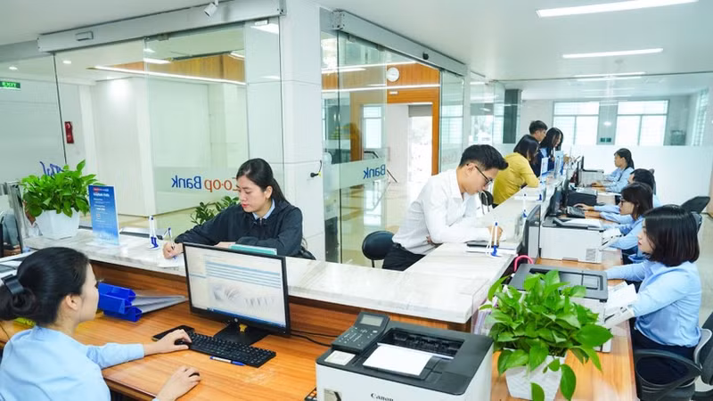 加速年末信贷投放。