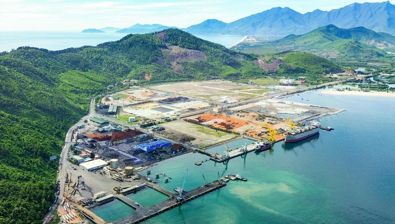 顺化投建可停泊万吨级船舶的云脚港6号码头。