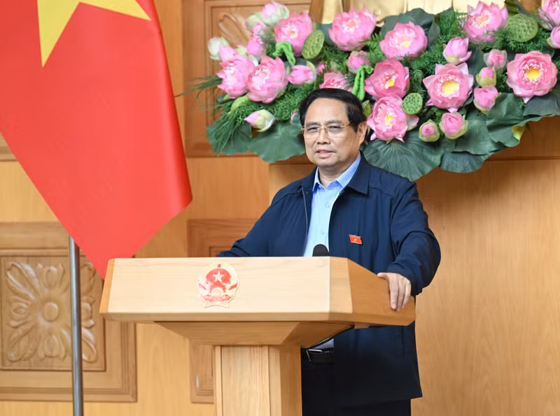 范明正总理在会议上发表讲话。