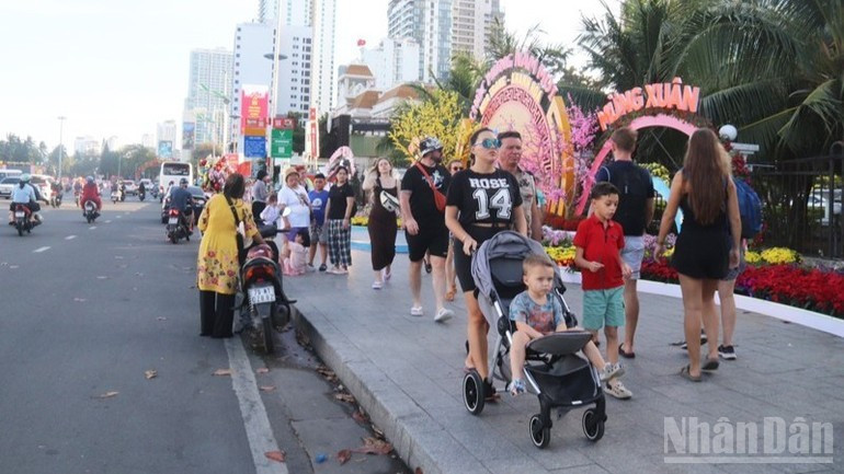 国际游客接待量接连打破历史纪录。