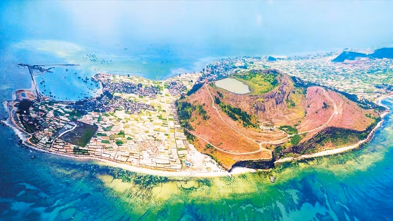 李山岛——广义省海洋与岛屿旅游的核心区。