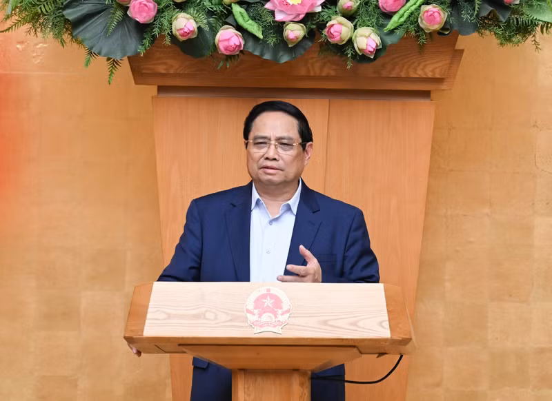 越南政府总理范明正在会上发表讲话。