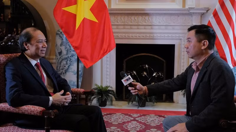 越南驻美国大使阮国勇接受越通社记者的采访。