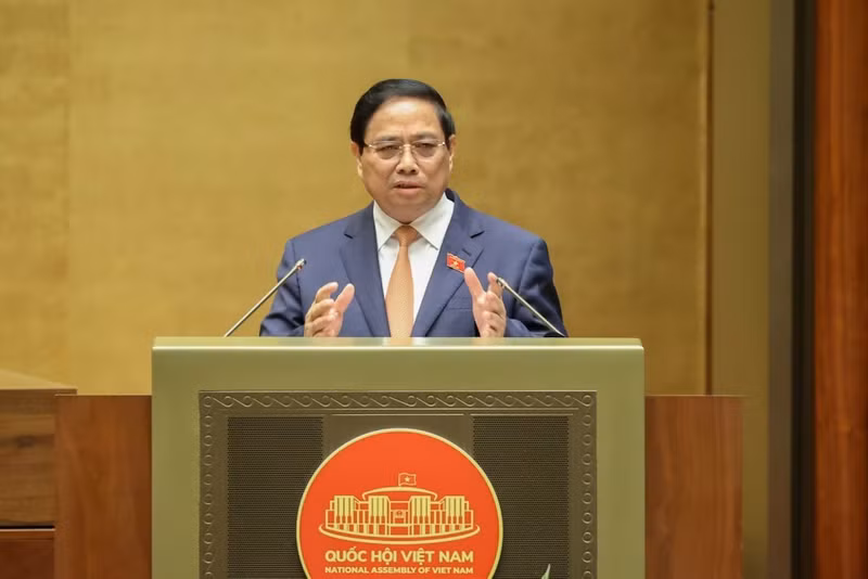 范明正总理在会上发表讲话。