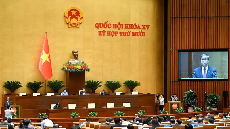 越南第十五届国会第十次会议场景。（图片来源：越通社）