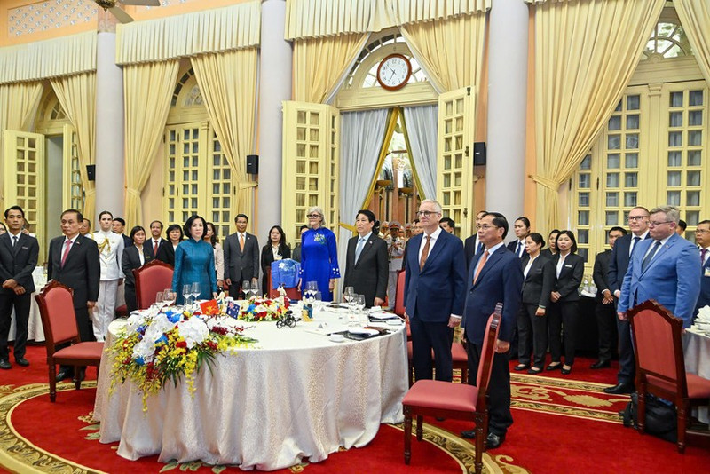 越南国家主席梁强为澳大利亚总督萨曼莎·莫斯廷举行国宴。（水原 摄）